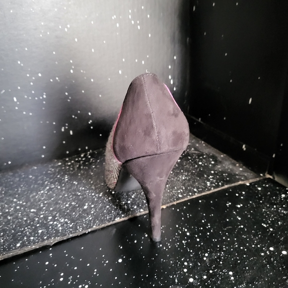 Lulu Townsend Black & White with Pink Highlights Heels (8) - Picture 3 of 8